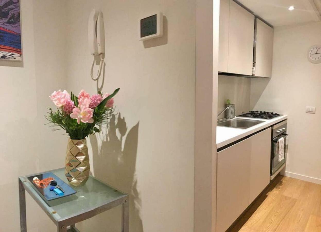 Joivy 1br In Isola With Stunning View To Bosco Verticale Mailand